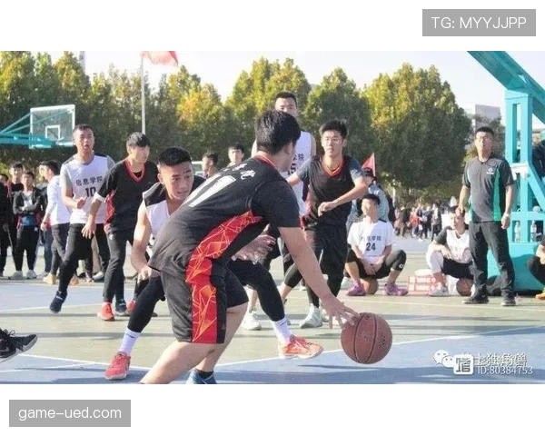 篮球场上身体接触判罚的规则界限深度解析 篮球场上身体接触判罚的规则界限深度解析